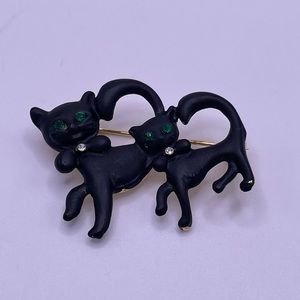 VTG Two Black Cats Ties Enamel Green Rhinestones Gold Tone Brooch Pin Halloween
